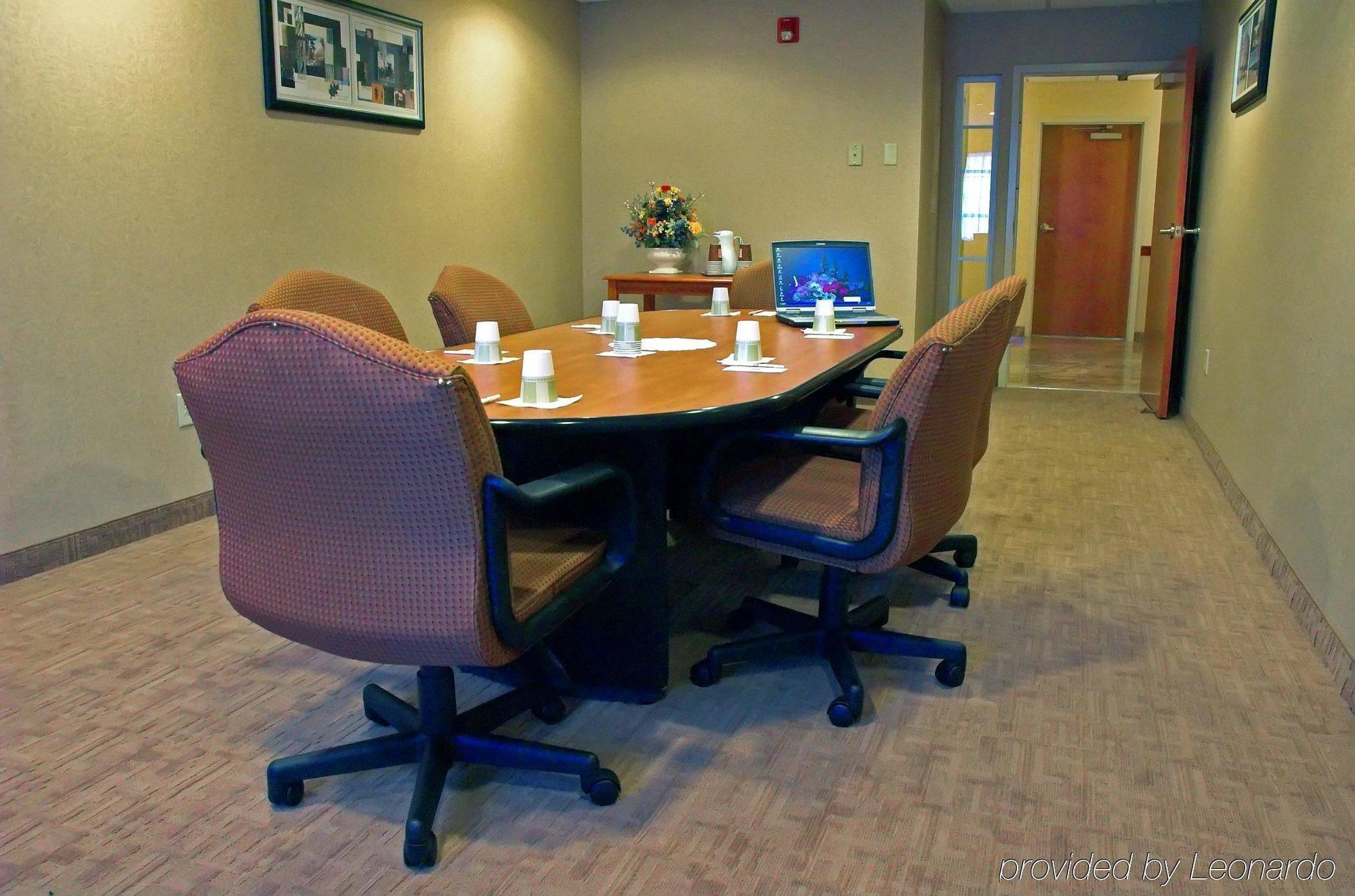 Holiday Inn Express Hotel & Suites Boston - Marlboro By Ihg Hudson Facilidades foto